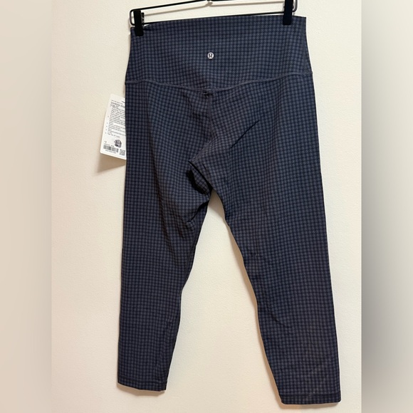 Lululemon - NWT - Navy and Black Houndstooth Leggings - Size 12 - Crop 23” - Picture 5 of 6
